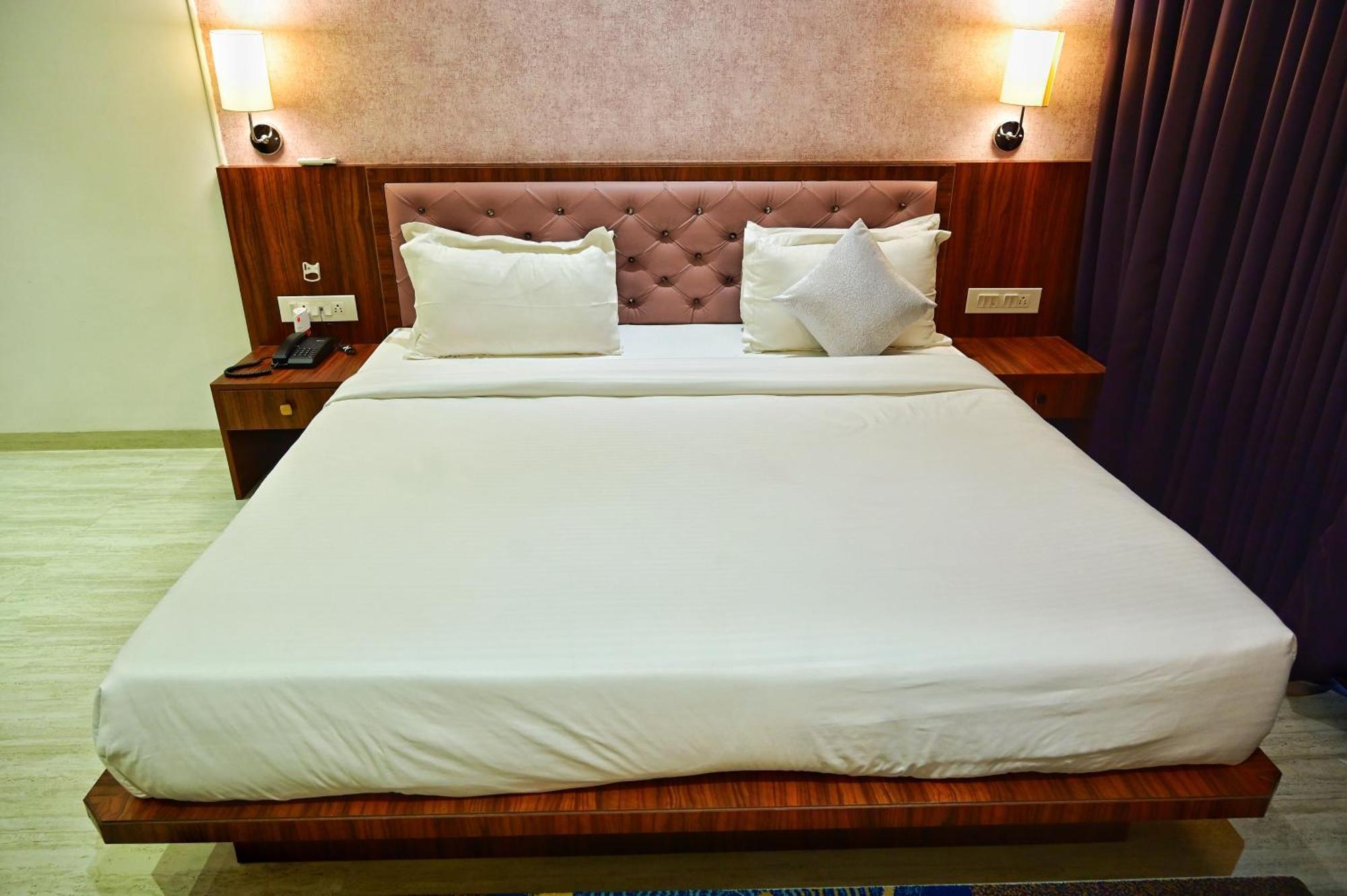 The One Hotel Nashik Luaran gambar