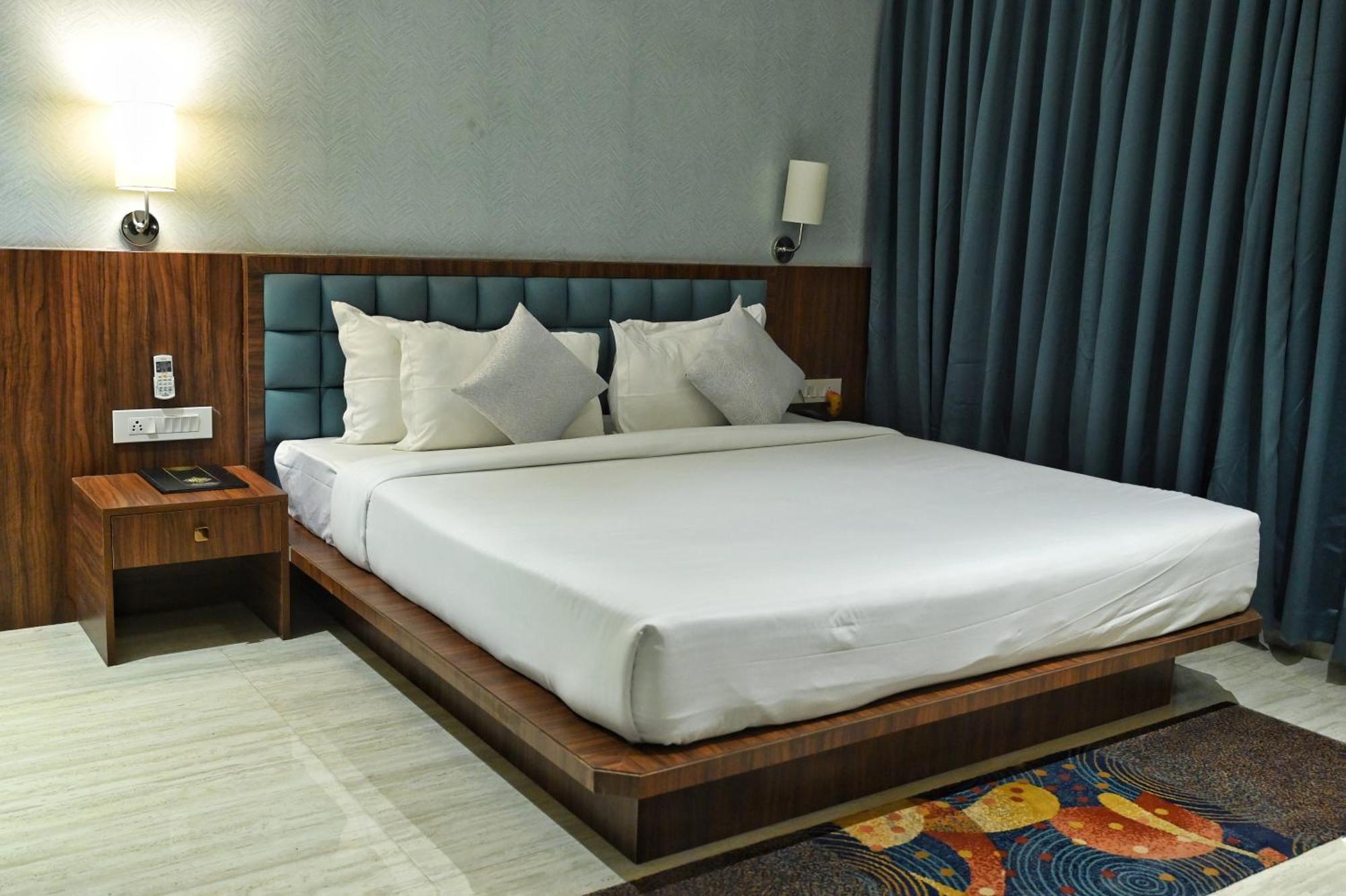 The One Hotel Nashik Luaran gambar