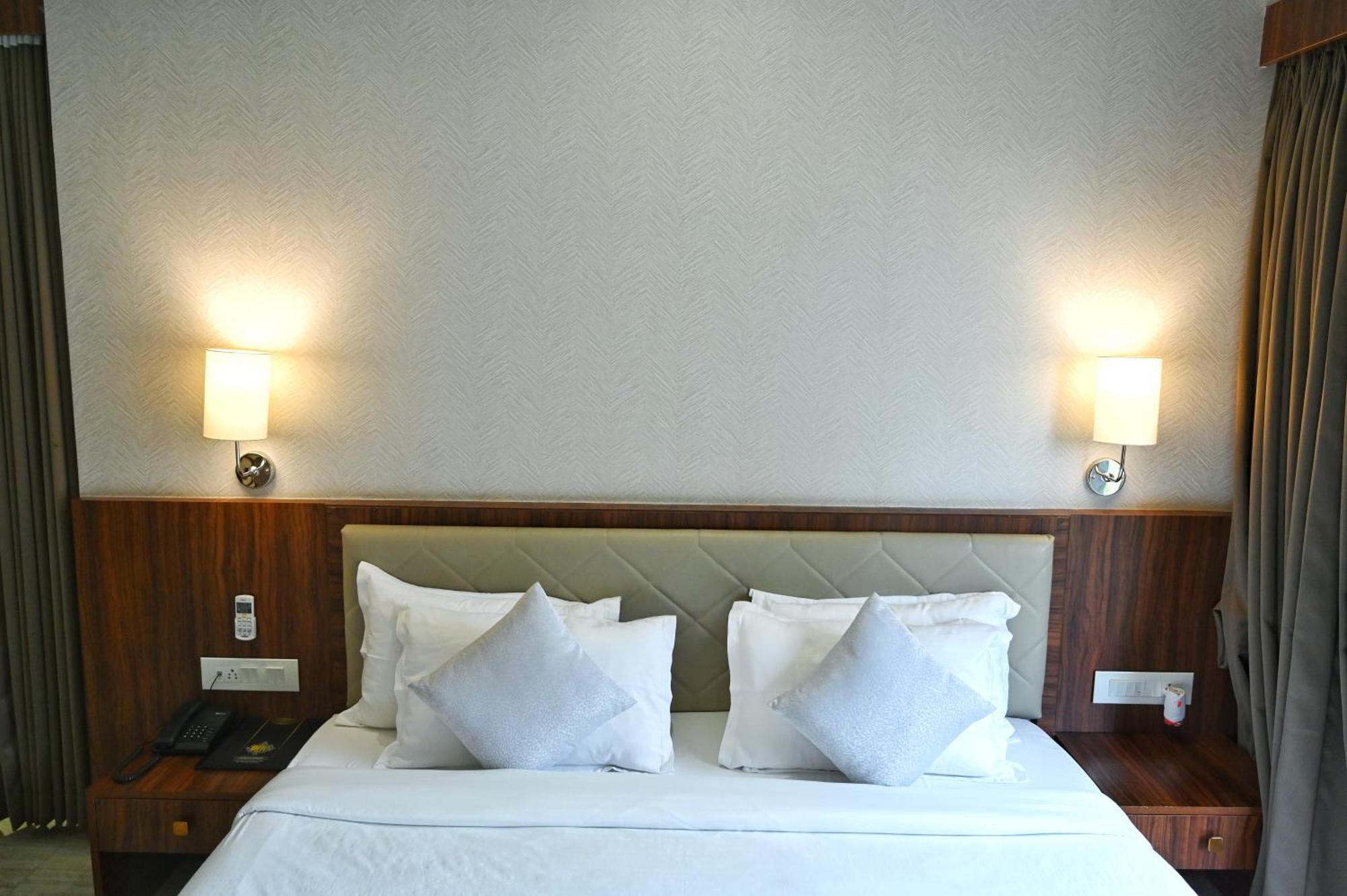 The One Hotel Nashik Luaran gambar